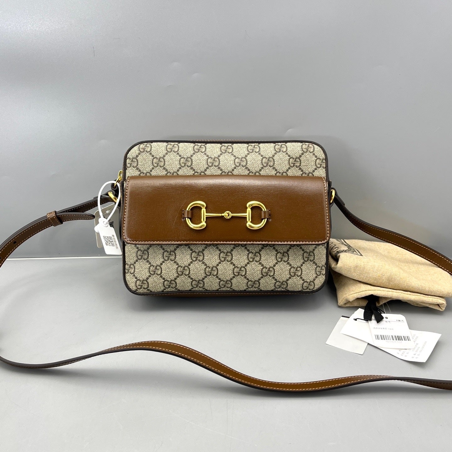 Gucci - 1955 Horsebit Camera Bag - GG Supreme canvas with leather trim - Brown - (small)