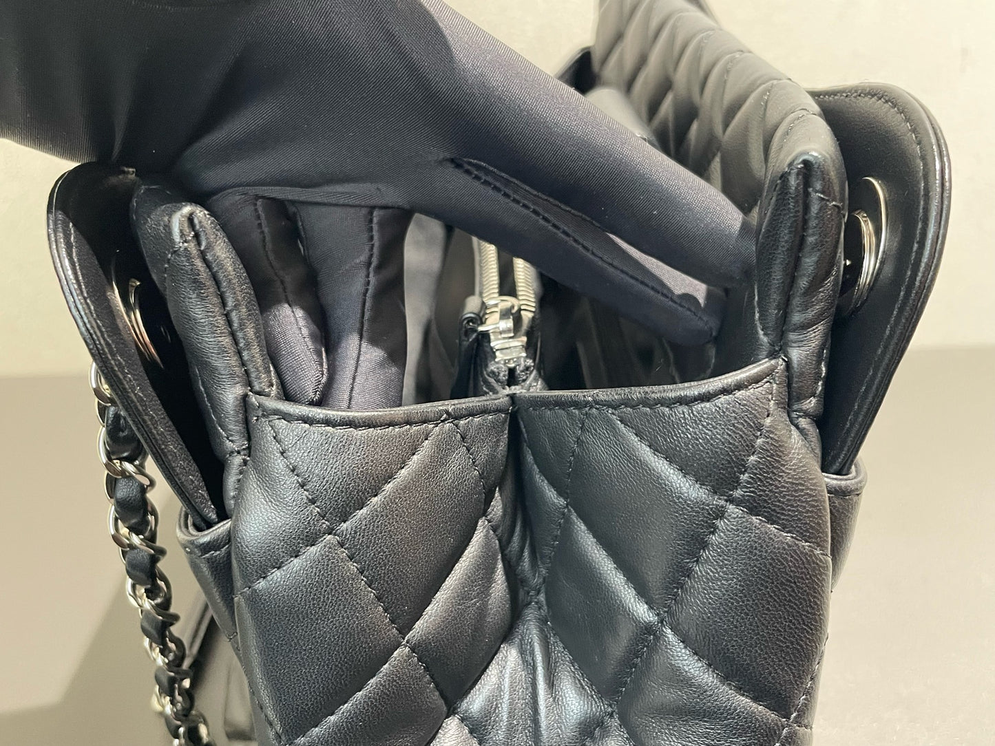 Chanel - Large Shopping Tote - Lambskin leather - Black - (Large)