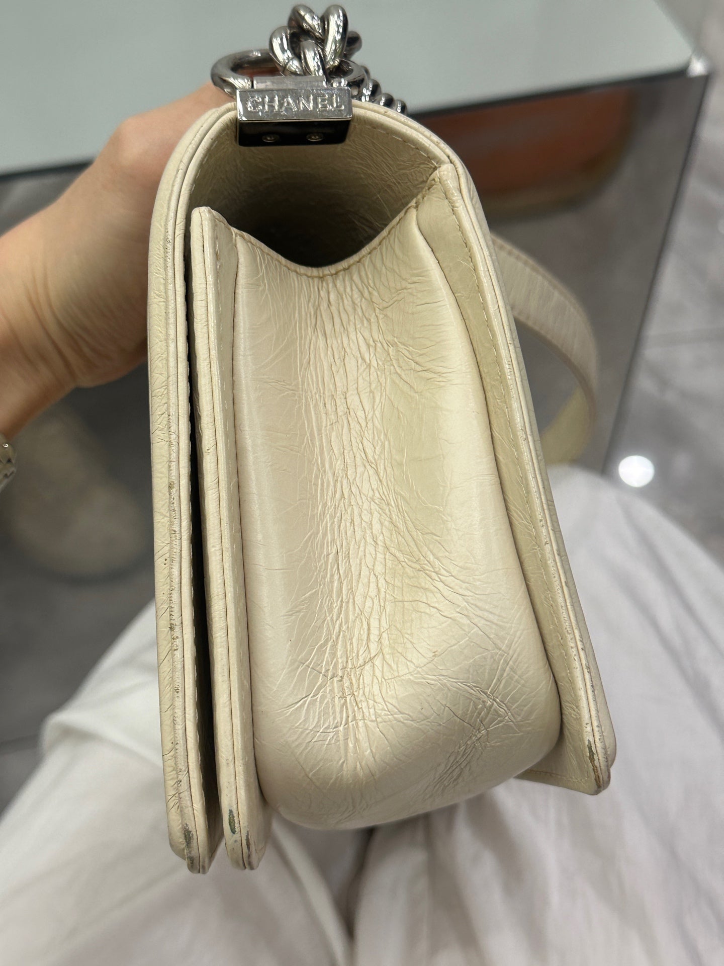 Chanel - Le Boy - Oil wax calfskin - Beige - (Medium)