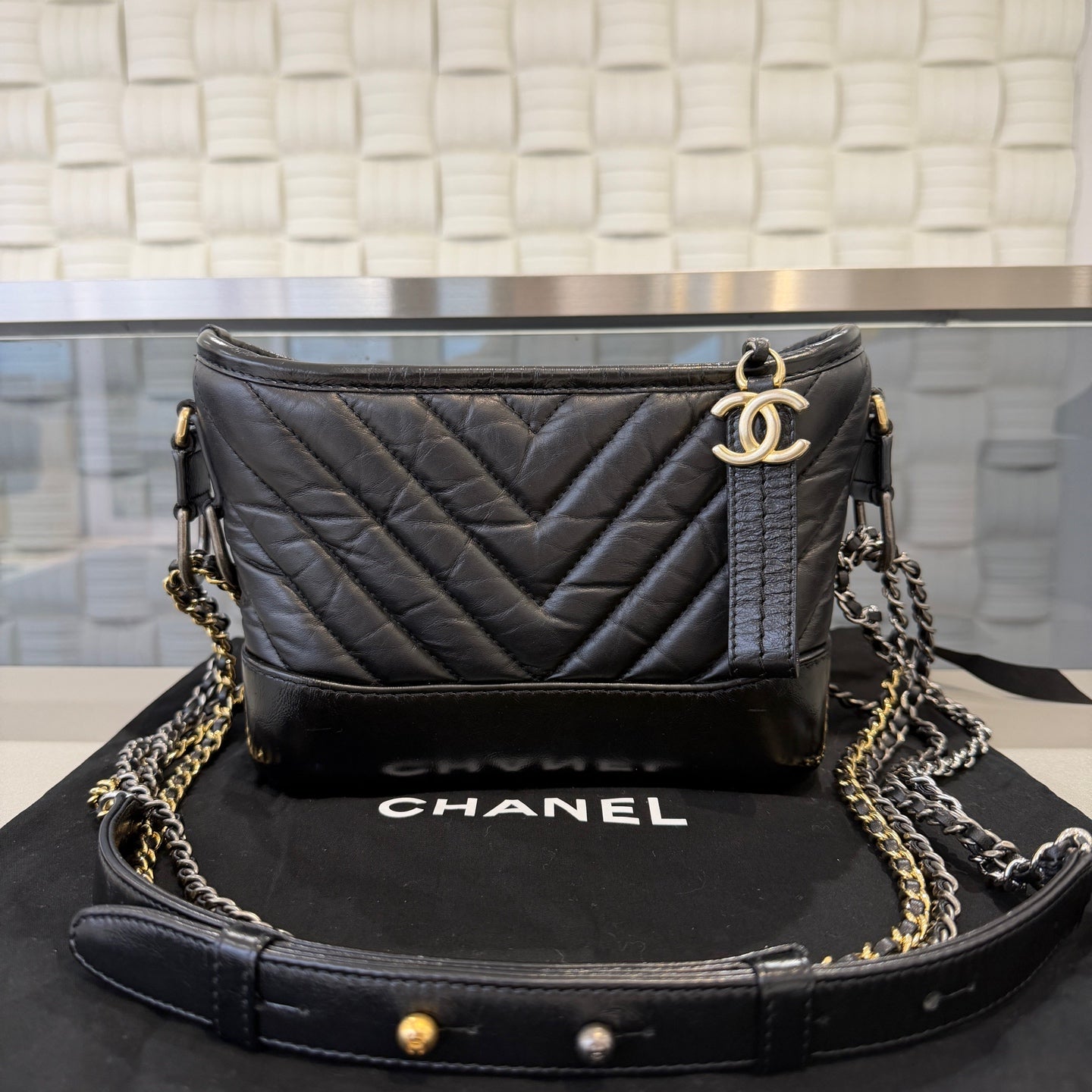 Chanel - Gabrielle Hobo Bag - Aged calfskin leather and smooth calfskin leather - Black - (Small)