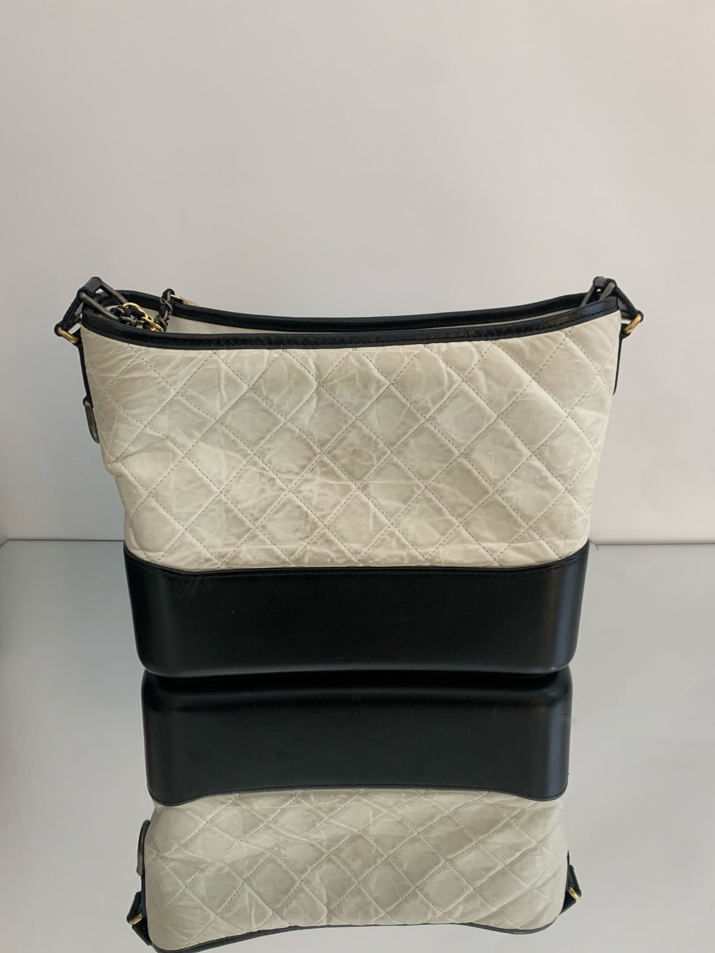 Chanel - Gabrielle Hobo Bag (Medium) - Calfskin leather - Multicolour - (Medium)