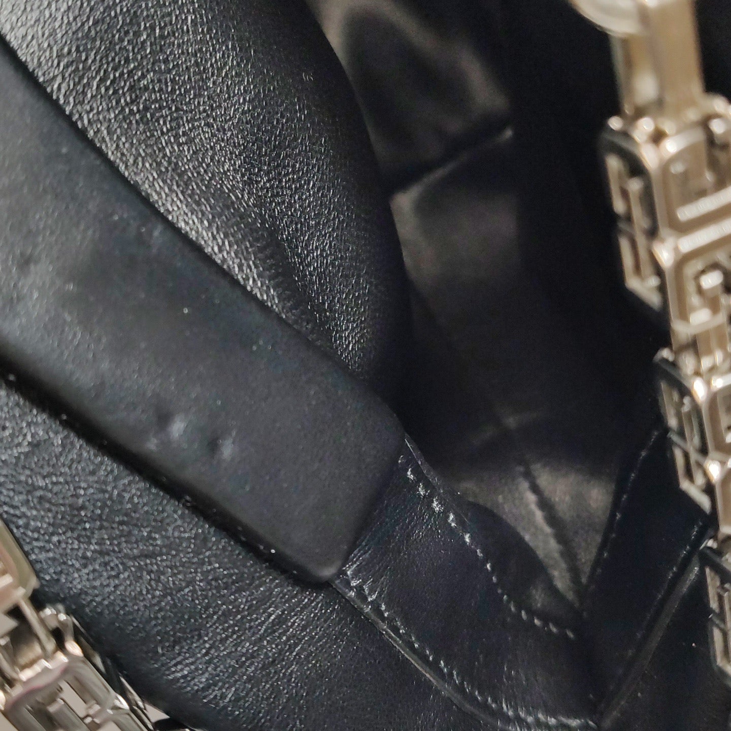 Givenchy - Kenny Soft Hobo Bag - Sheep leather exterior, cow leather lining - Black - (Medium)