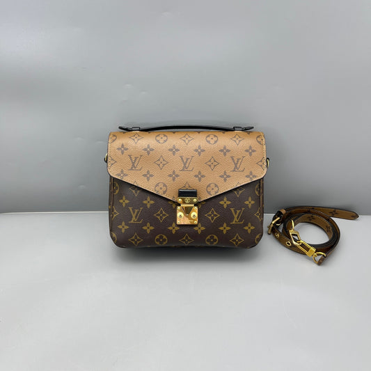 Louis Vuitton - Pochette Métis Reverse Monogram - Coated canvas - Brown - (Medium)