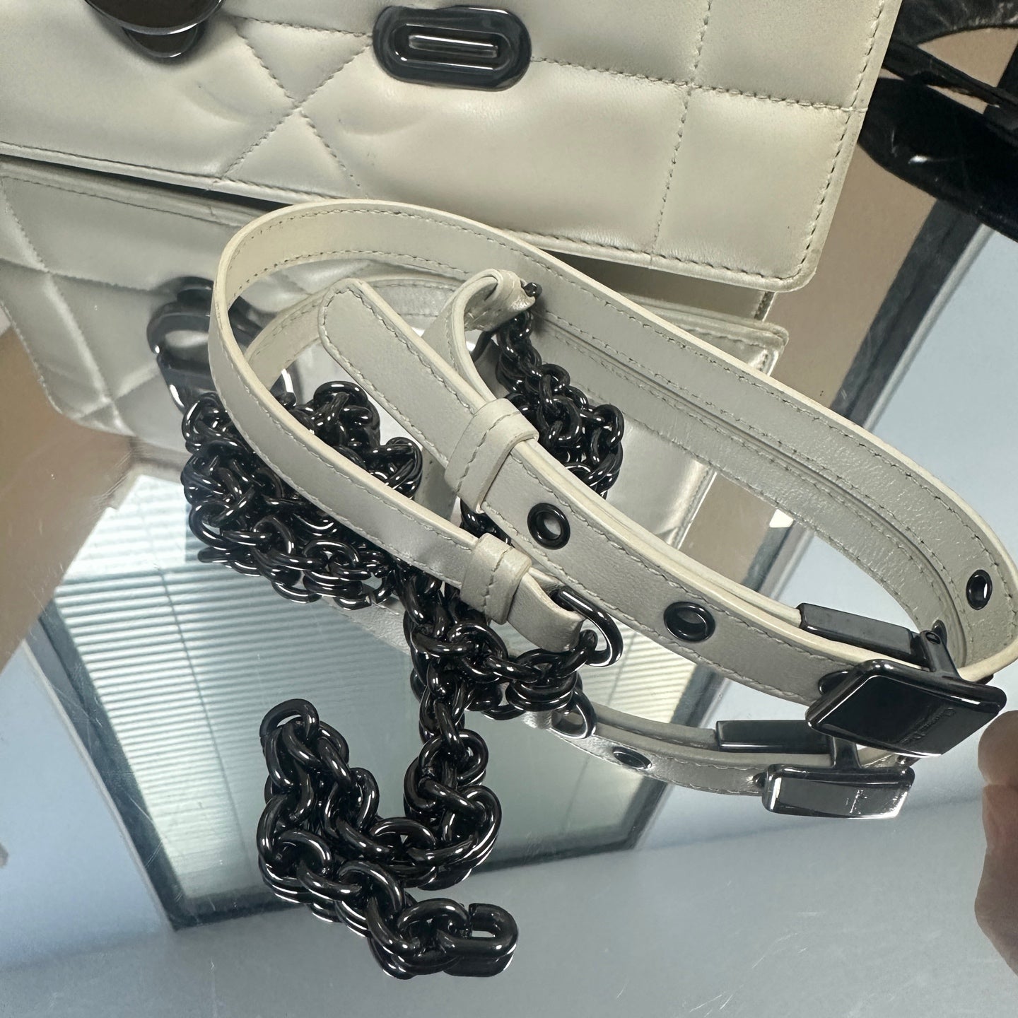Dior - Montaigne 30 - Leather - White with Black Hardware - (medium)