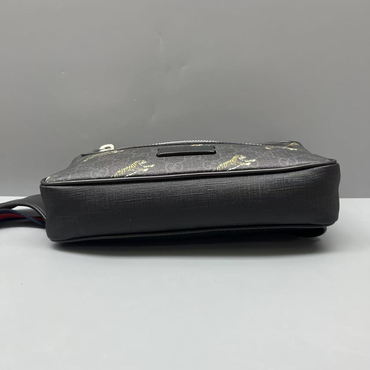 Gucci - GG Supreme Belt Bag with Tiger Print - GG Supreme canvas with leather trim - Black - (small)