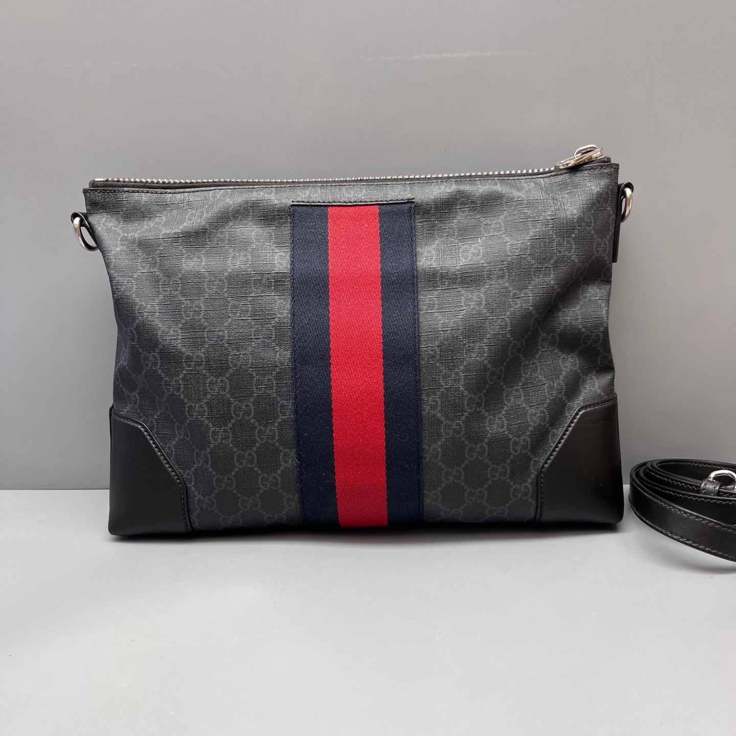 Gucci - GG Supreme Web Messenger Bag - GG Supreme coated canvas with leather trim - Black - (medium)