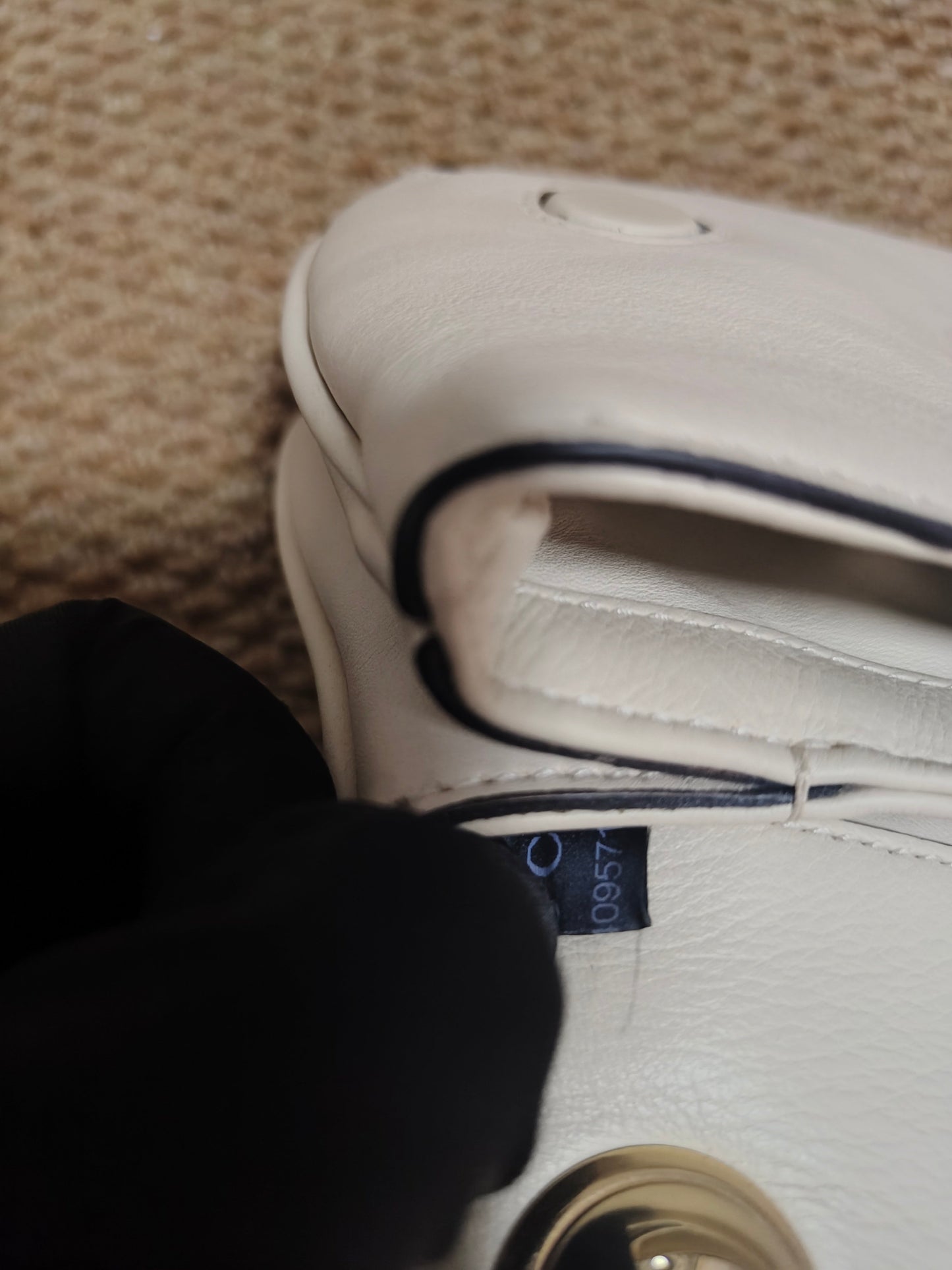 Gucci - Blondie Shoulder Bag - Leather - White - (Small)