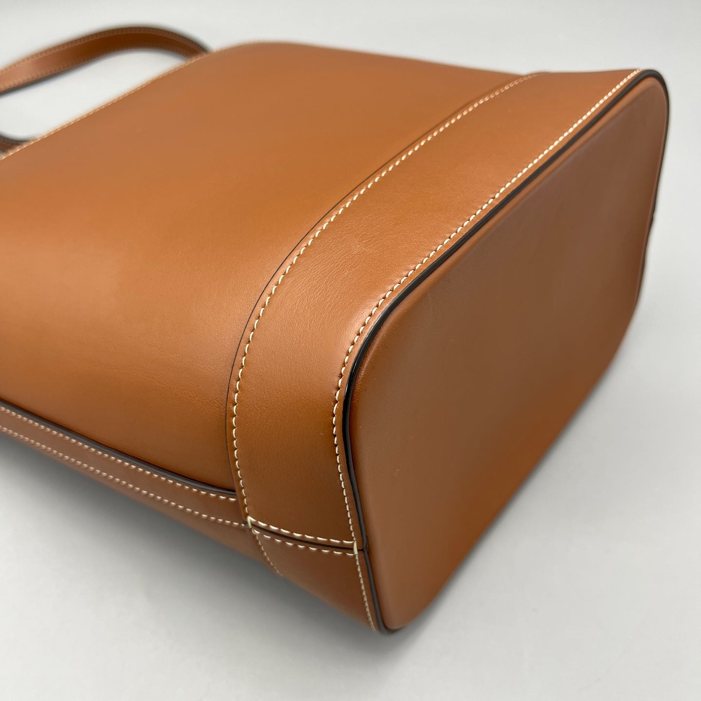 Celine - Triomphe Bucket Bag - Leather - Brown - (medium)