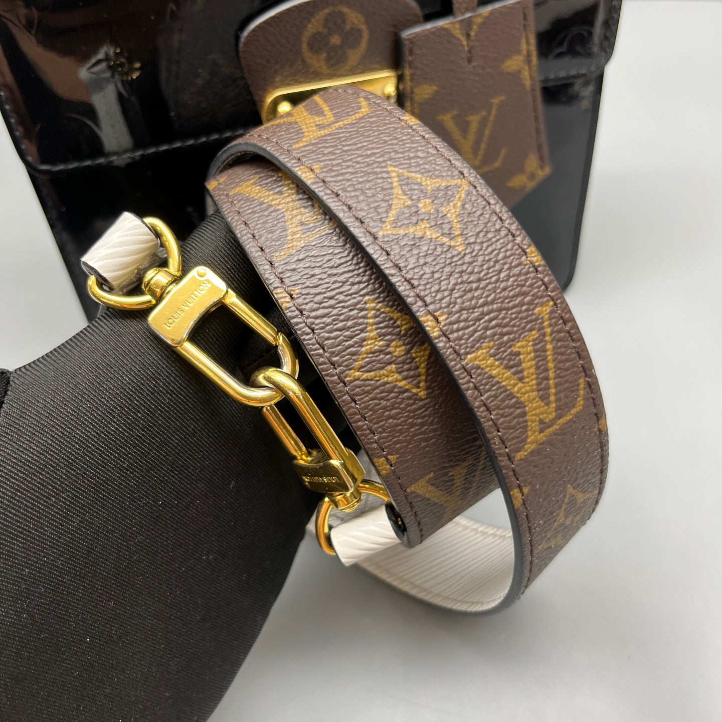 Louis Vuitton - Spring Street Messenger Bag - Patent leather - Black - (mini)