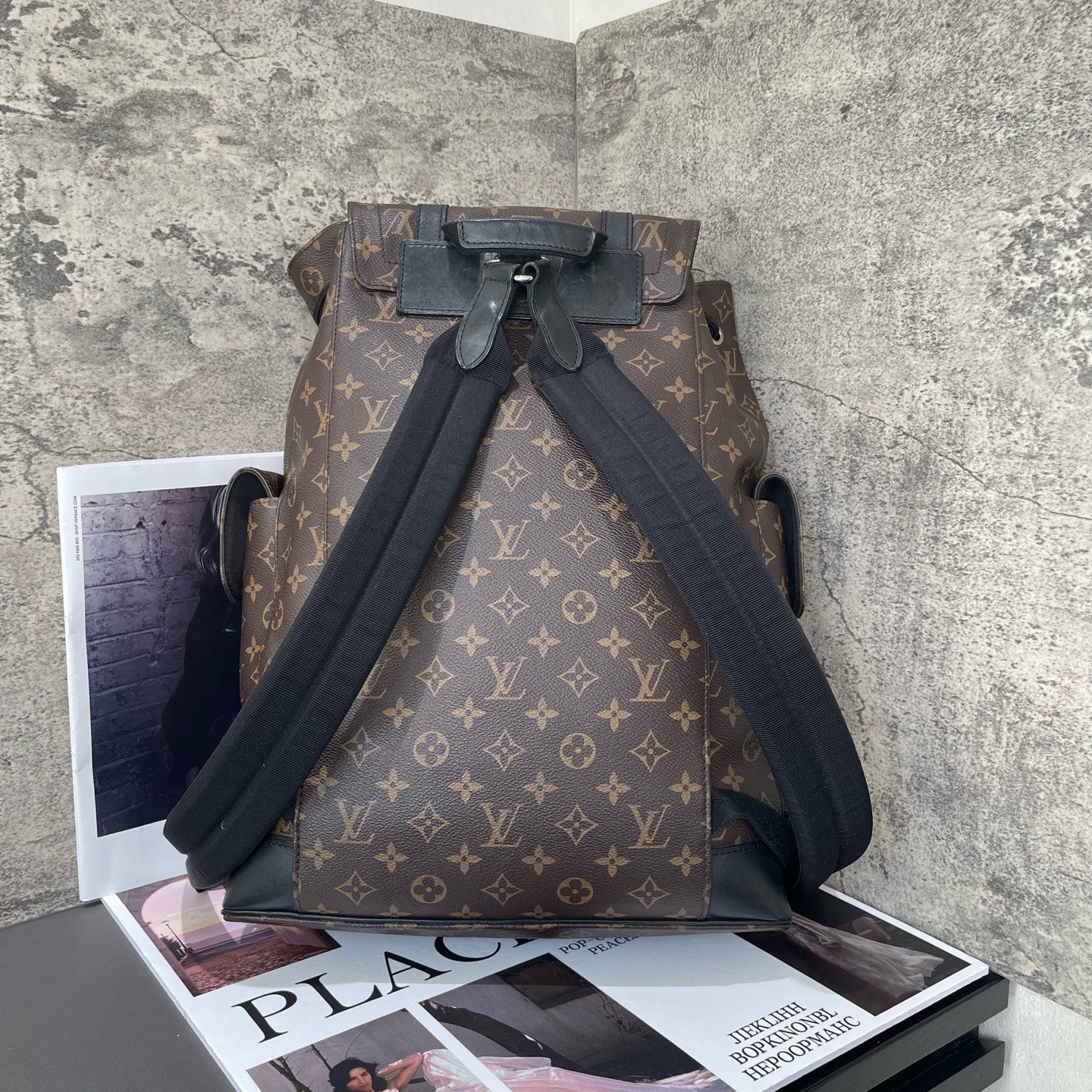 Louis Vuitton - Christopher MM - Monogram Canvas with Leather Trim - Brown - (Large)