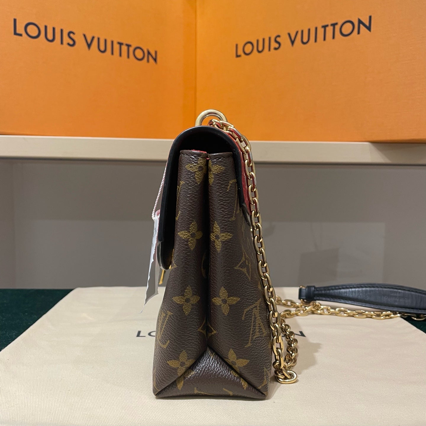 Louis Vuitton - Pochette Métis - Monogram canvas with grained leather trim - Brown with Red flap - (Medium)