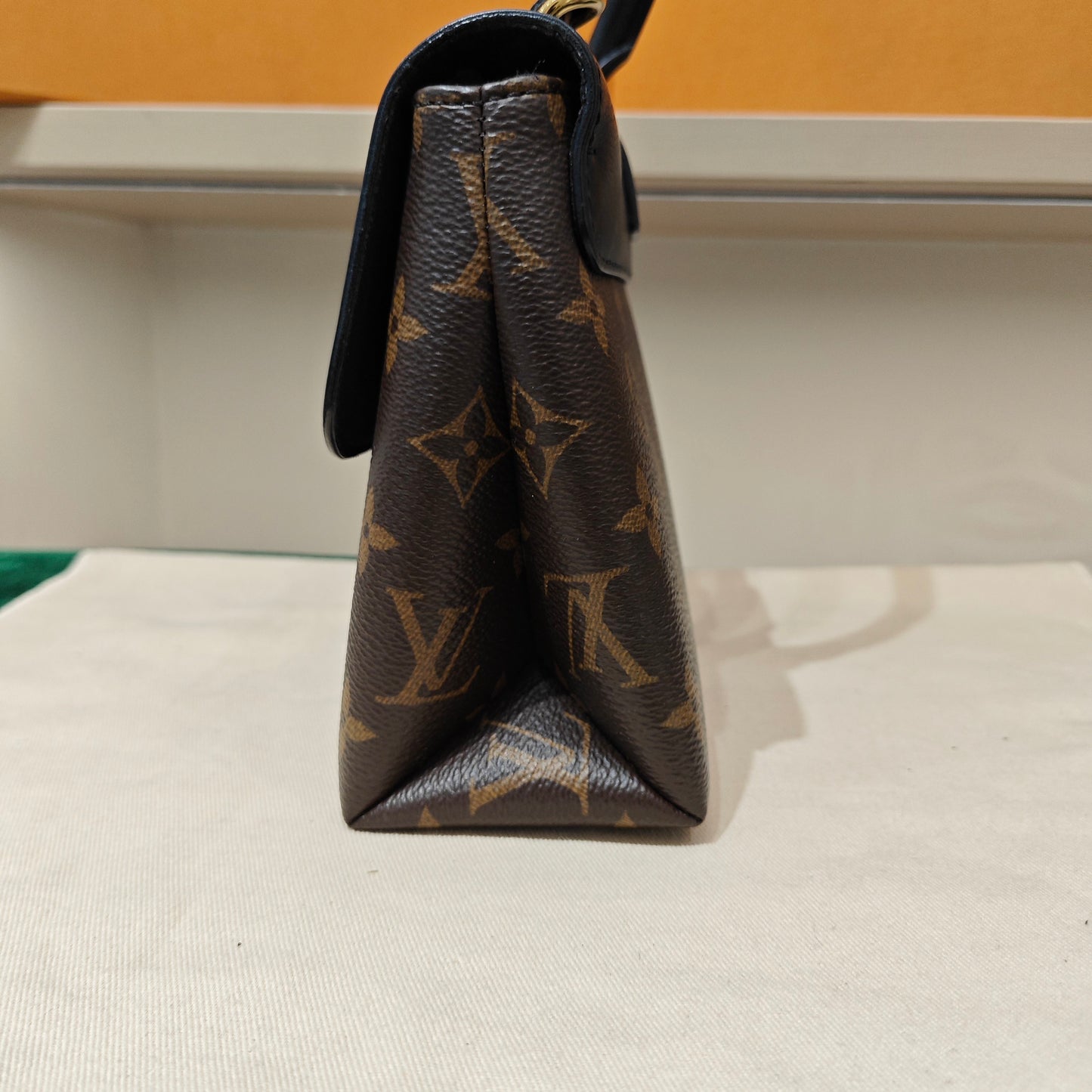 Louis Vuitton - Pallas Compact Top Handle Bag - Monogram canvas with grained leather trim - Monogram Brown with Black Trim - (Mini)