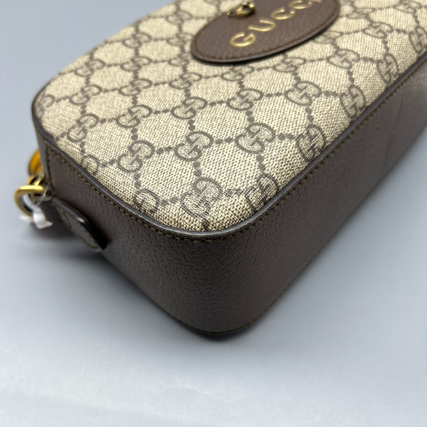 Gucci - GG Supreme Neo Vintage Camera Bag with Tiger Head - GG Supreme canvas with leather trim and fabric strap - Beige and brown with green and red accents - (Small)