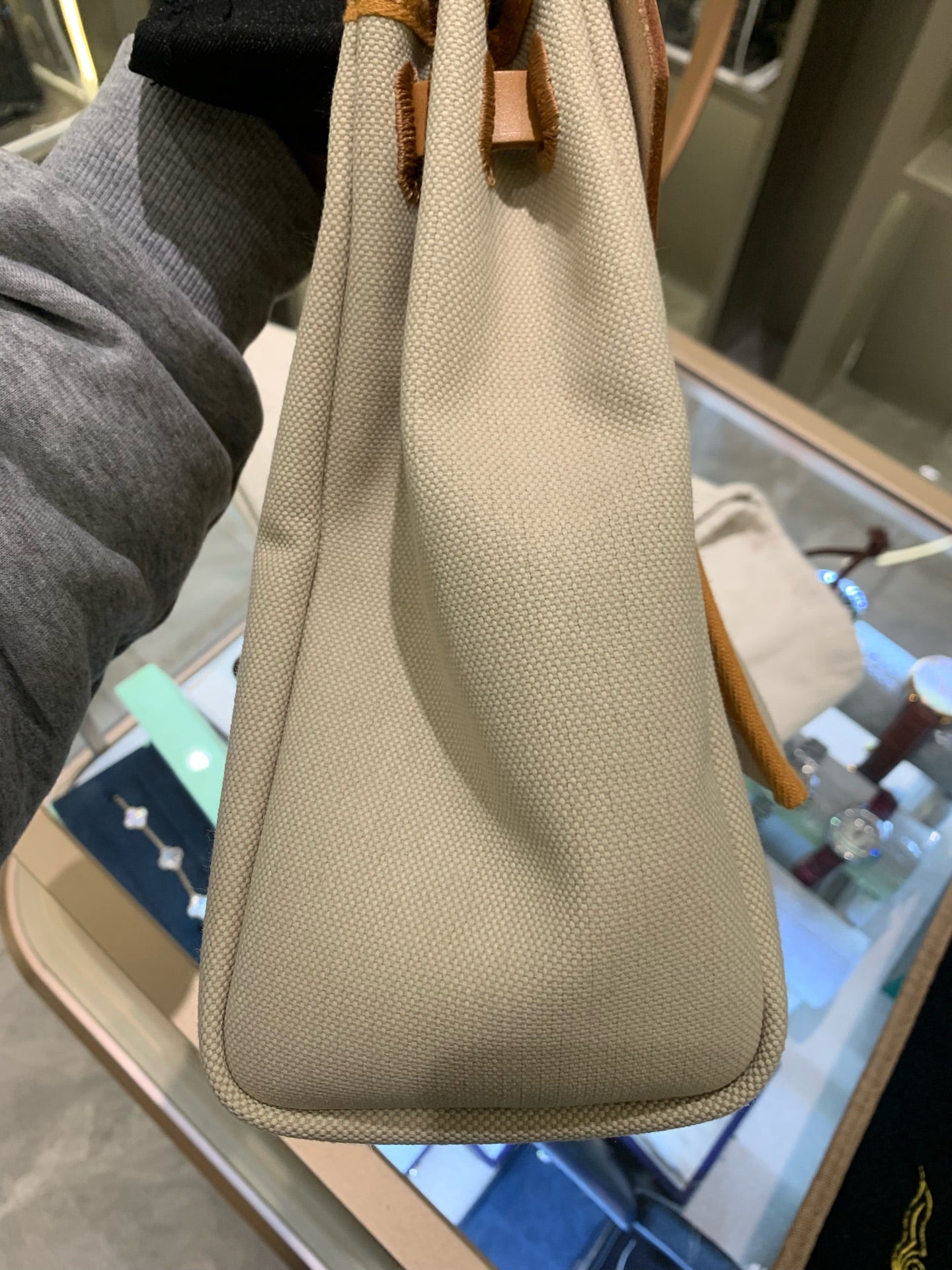 Hermès - Herbag Zip 31 - Toile H Canvas and Vache Hunter Leather - Beige with Natural/Fauve - (Medium)
