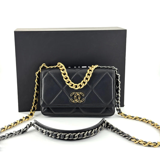 Chanel - 19 Bag WOC - Lambskin leather - Black - (mini)
