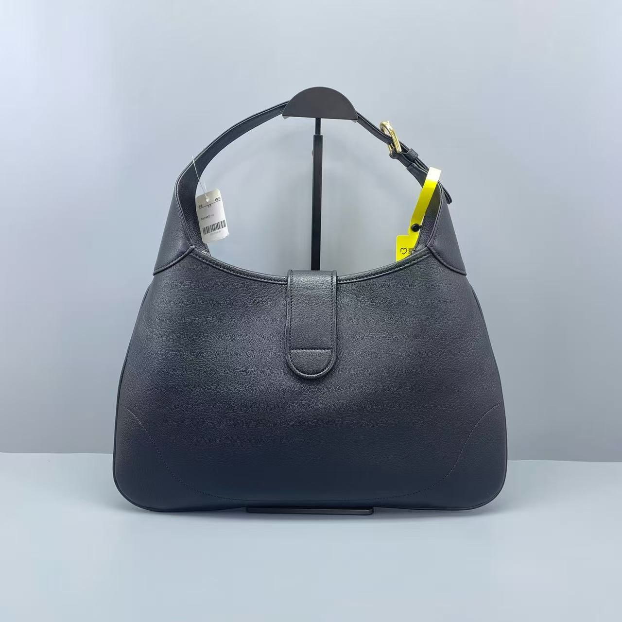 Gucci - Crescent Shoulder Bag - Grained leather - Black - (Medium)