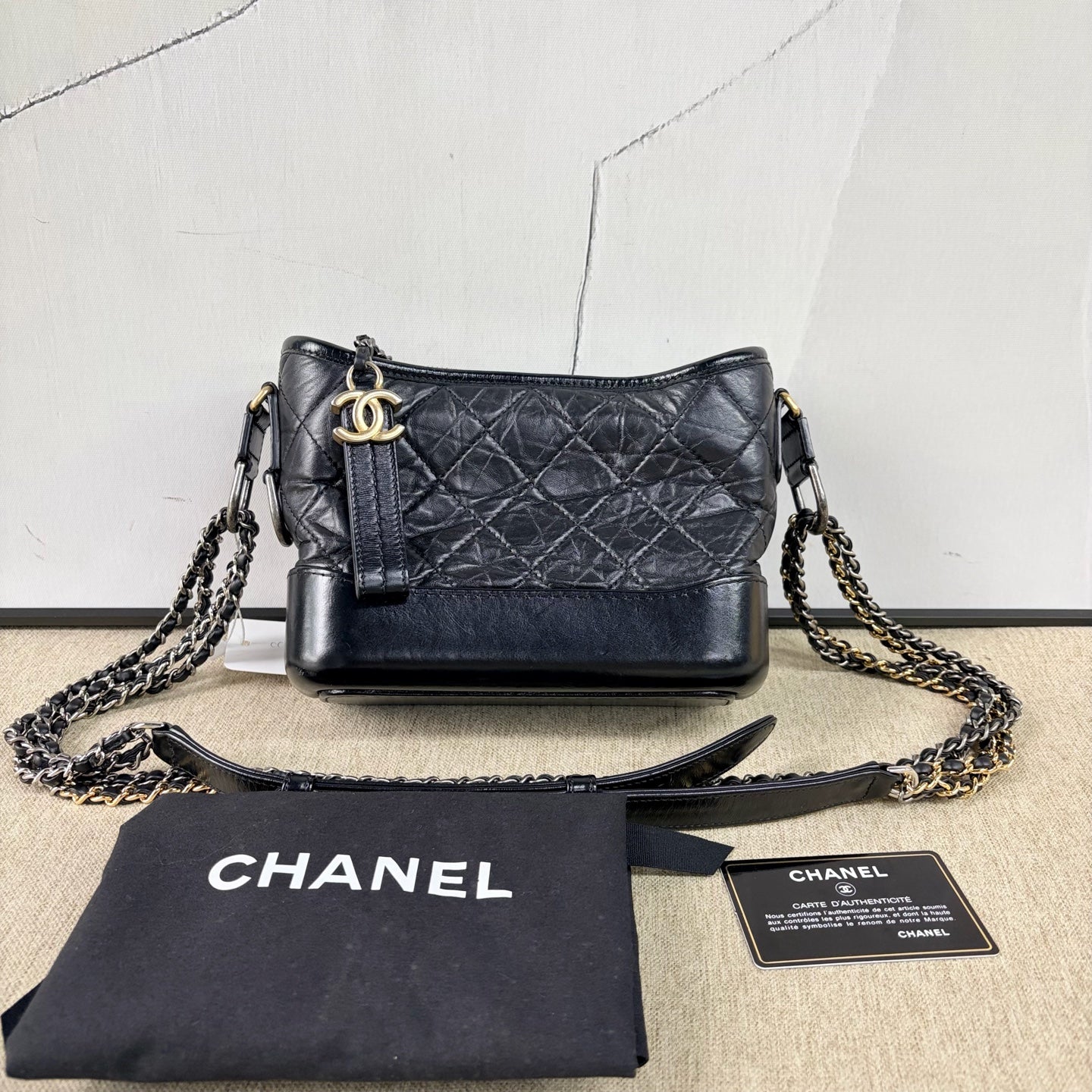 Chanel - Gabrielle Hobo Bag Small - Wrinkled cowhide leather - Black - (Small)