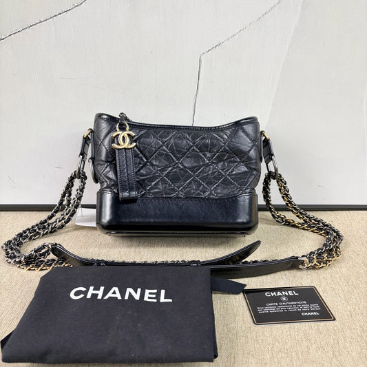 Chanel - Gabrielle Hobo Bag Small - Wrinkled cowhide leather - Black - (Small)