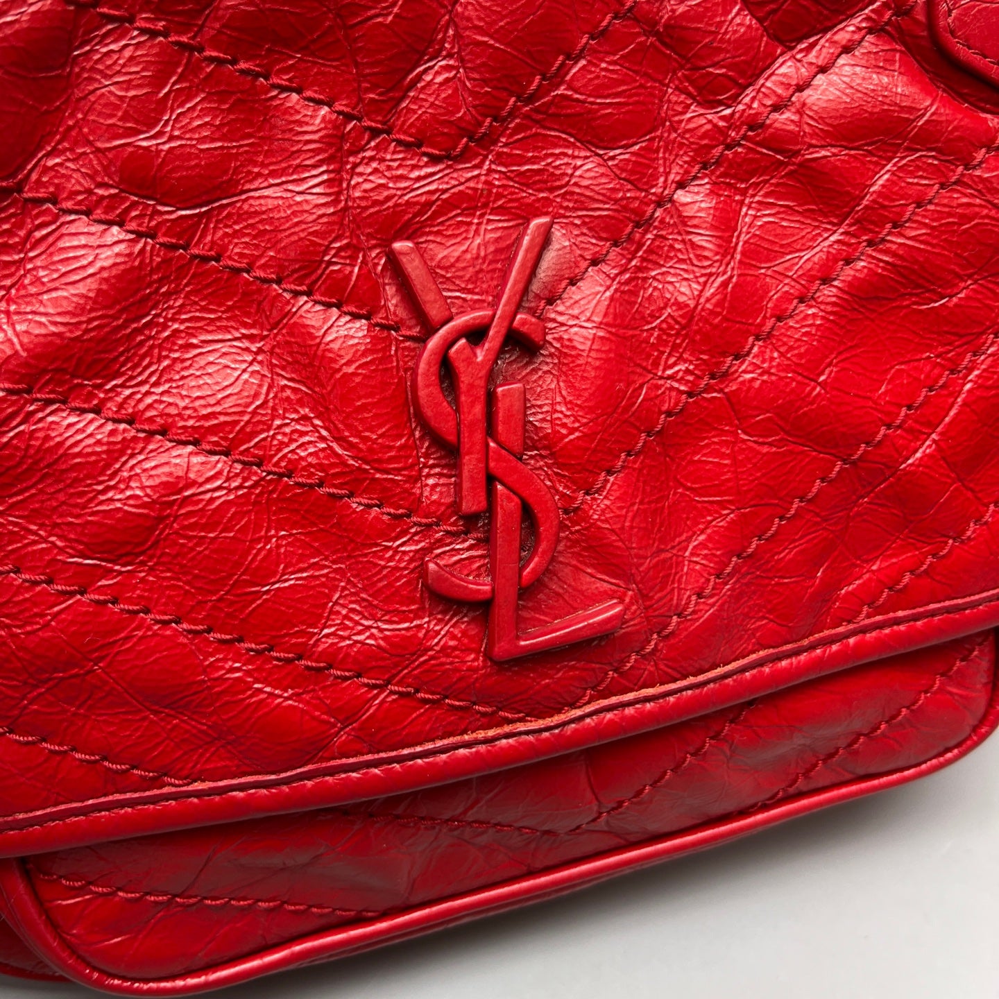 Saint Laurent - Niki Chain Bag - Crinkled calfskin leather - Red - (Small)