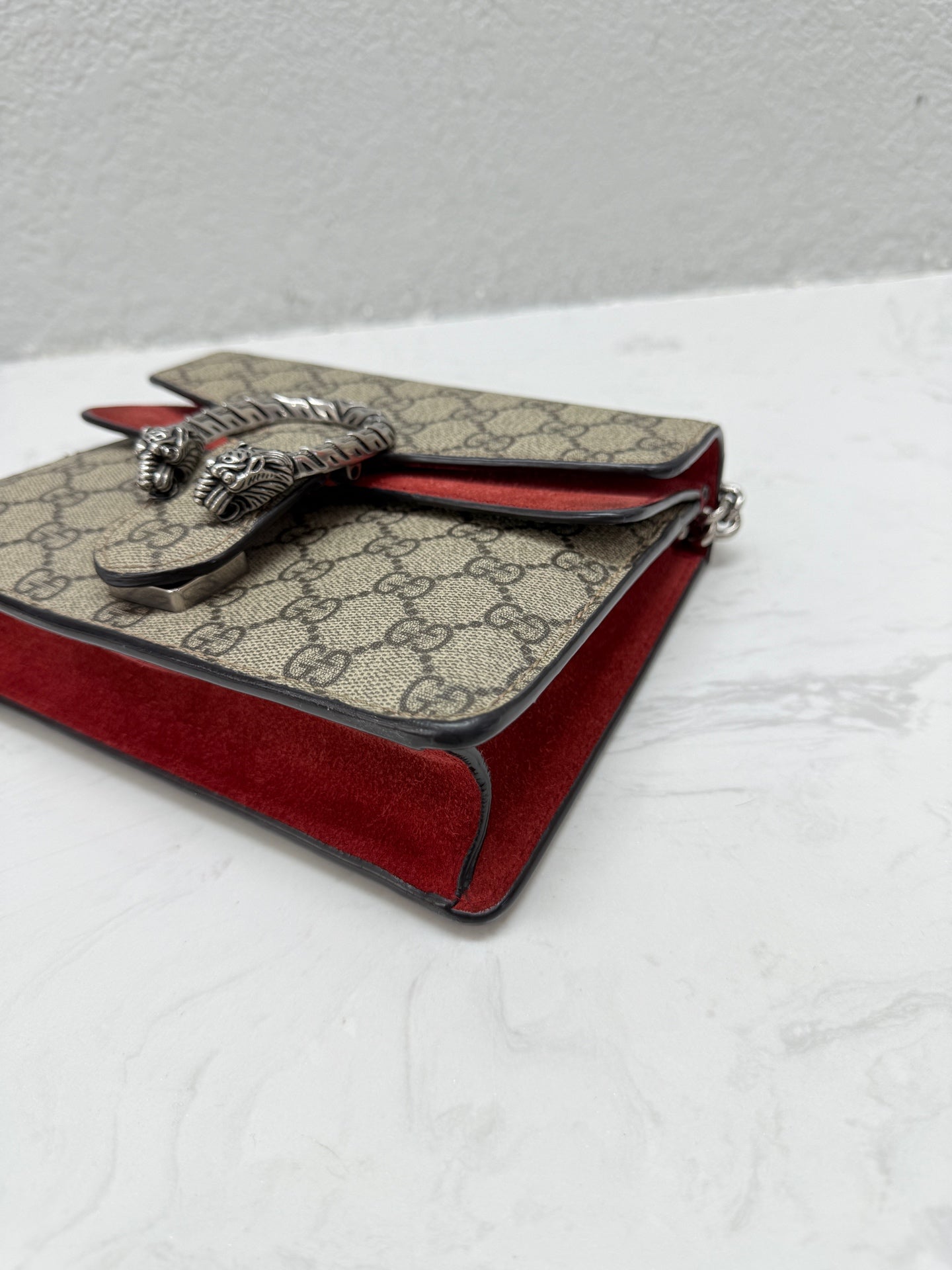 Gucci - Dionysus Small Shoulder Bag - GG Supreme canvas and red suede - Red and Beige - (small)