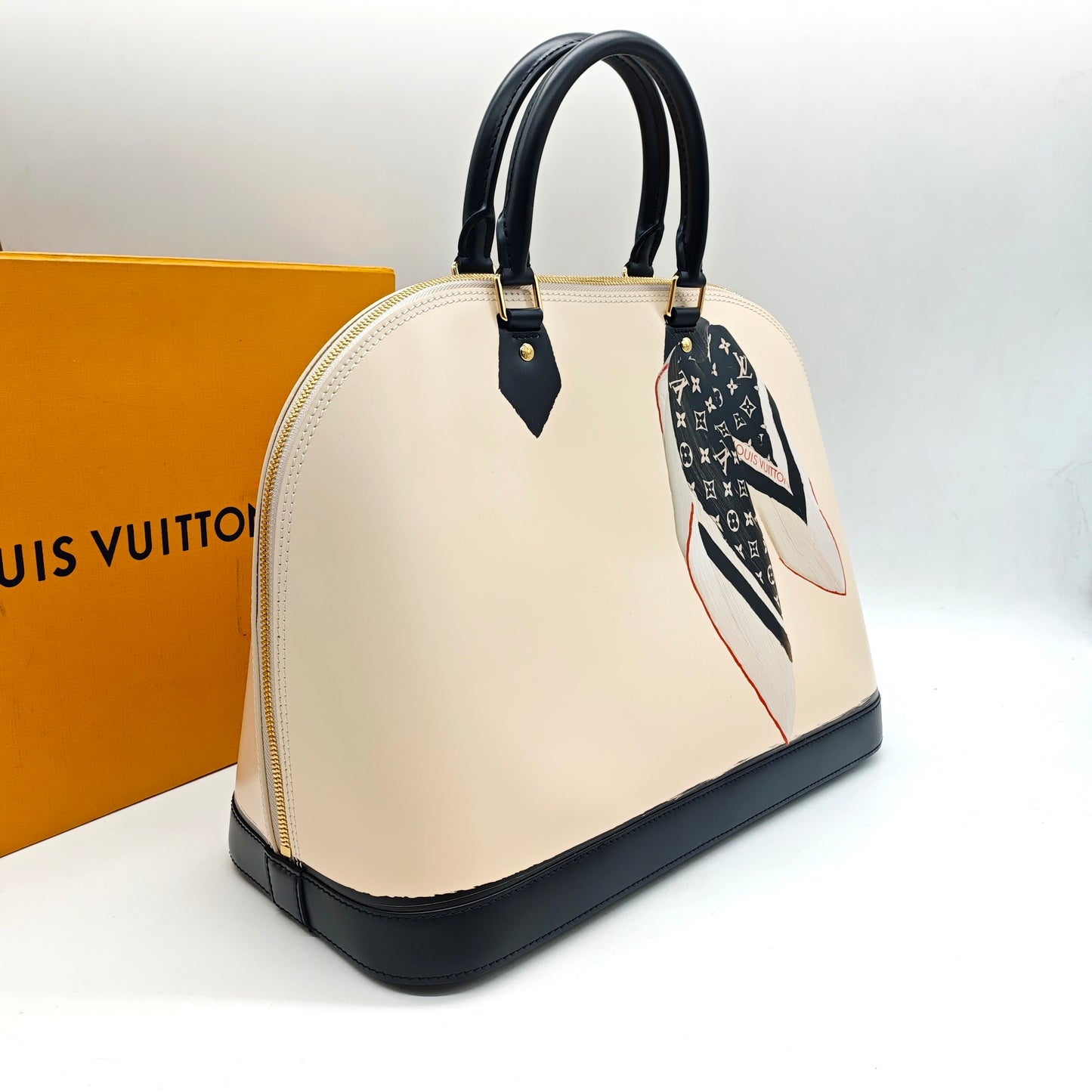 Louis Vuitton - Alma FW23 Runway Model - Smooth polished leather - Beige - (large)