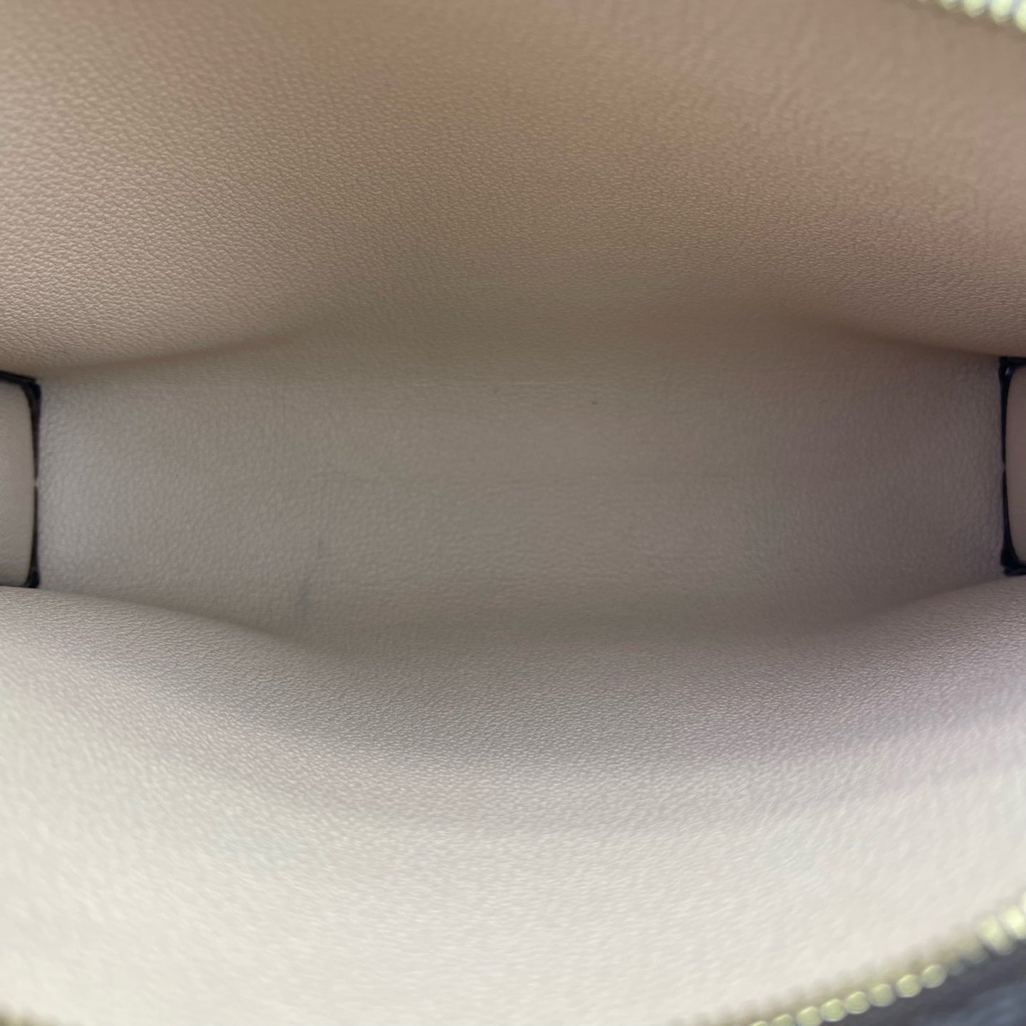 Louis Vuitton - Toiletry Pouch 26 - Monogram coated canvas with Vachetta leather trim - Brown - (medium)