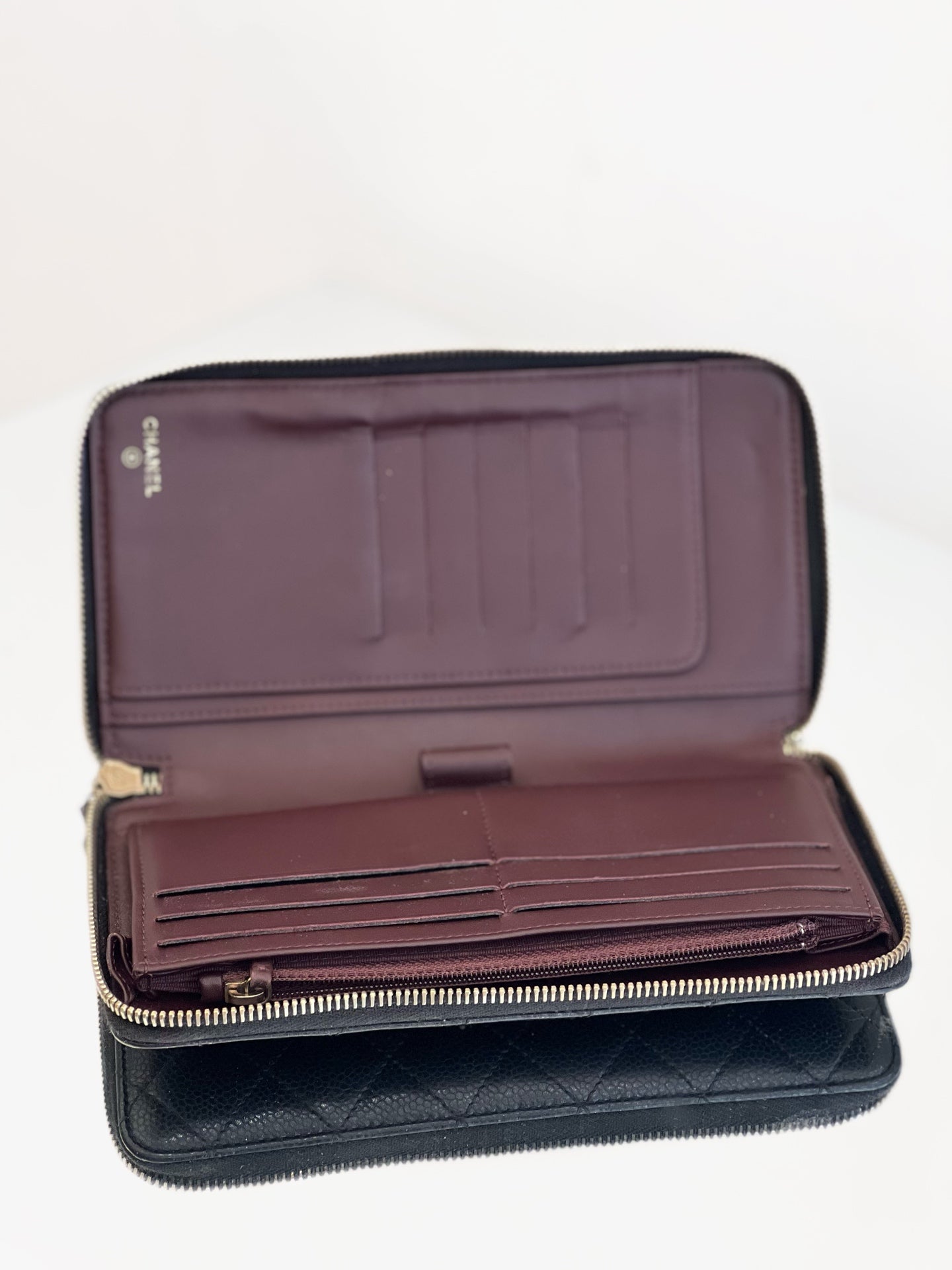 Chanel - Classic Zip Around Wallet - Caviar leather - Black - (Medium)