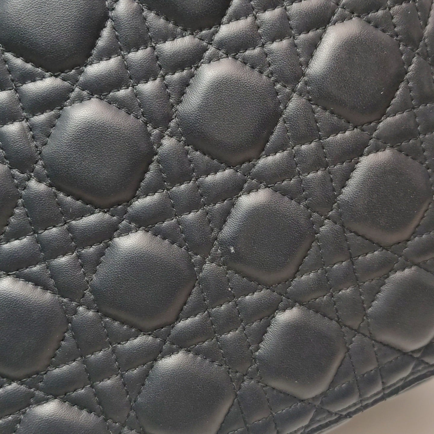 Dior - Lady Dior - Cannage quilted lambskin leather - Dark Navy Blue with Gold-Tone Hardware - (Medium)