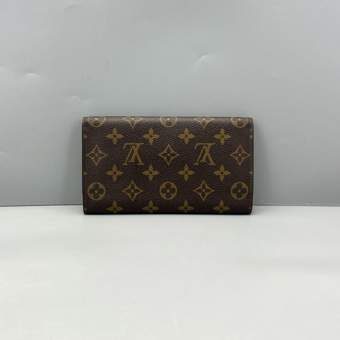 Louis Vuitton - Portefeuille International - Monogram canvas with cross-grain leather interior - Brown - (Medium)