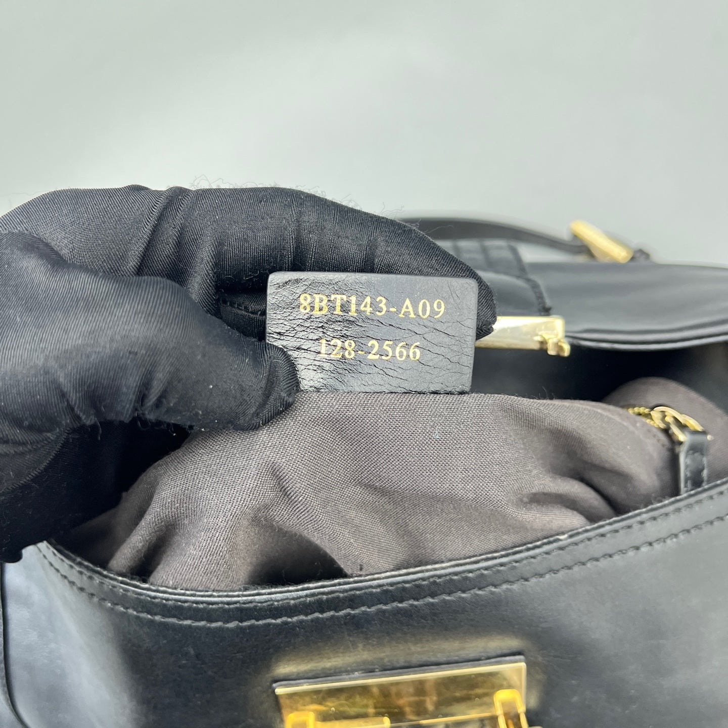 Fendi - Baguette Chain Bag - Leather - Black - (Large)