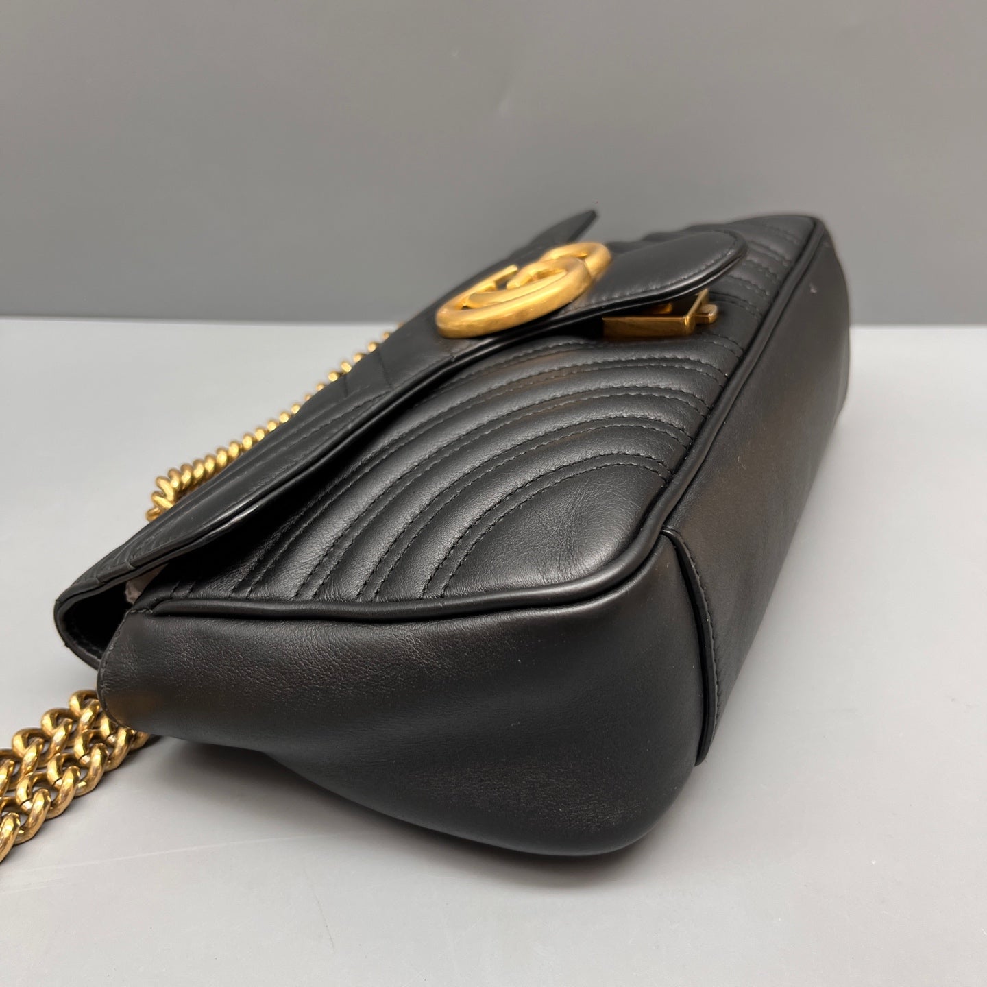 Gucci - GG Marmont Matelassé Shoulder Bag - Leather - Black - (Medium)