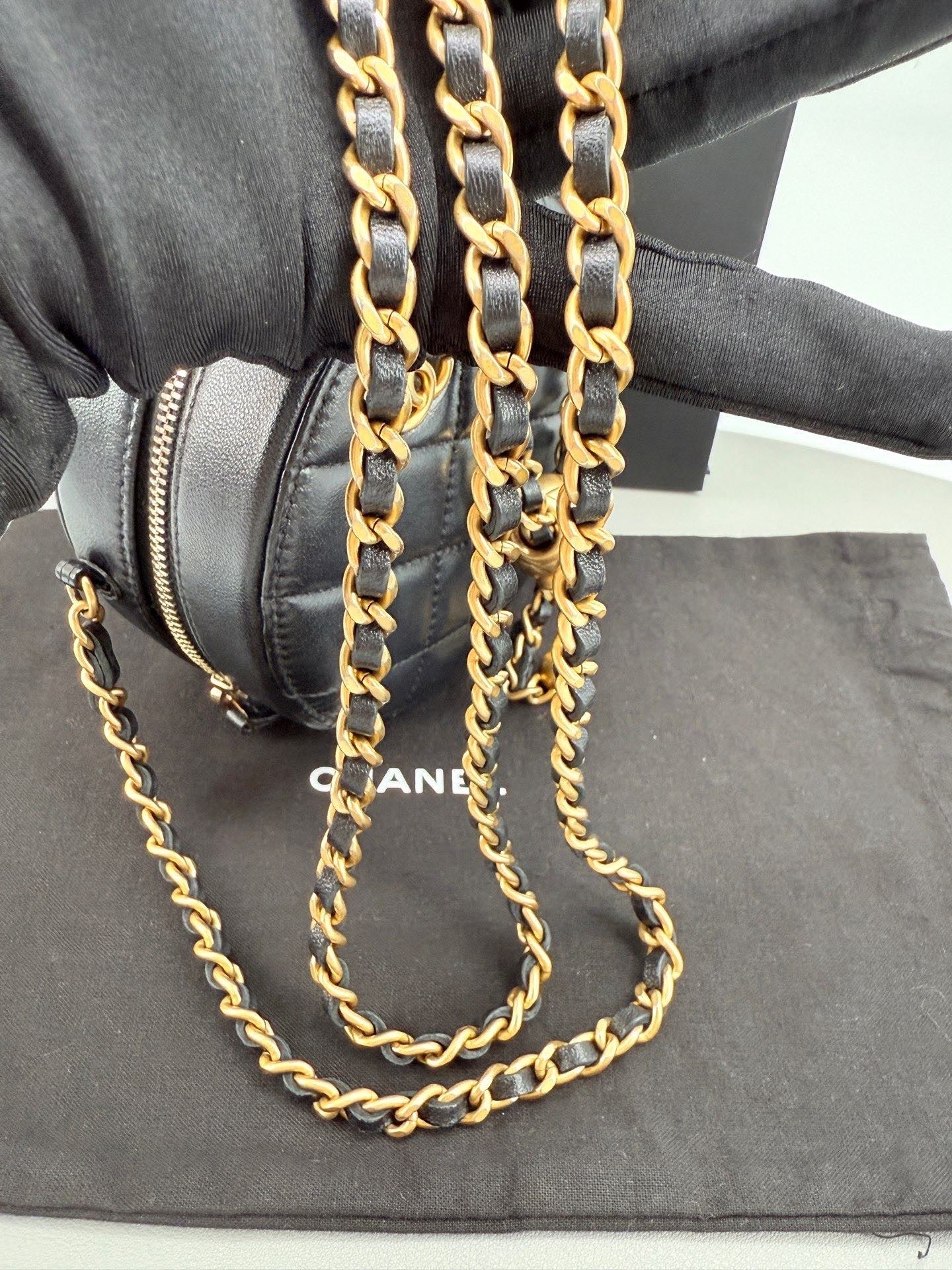 Chanel - Round Chain Bag with Adjustable Ball - Lambskin leather - Black - (mini)