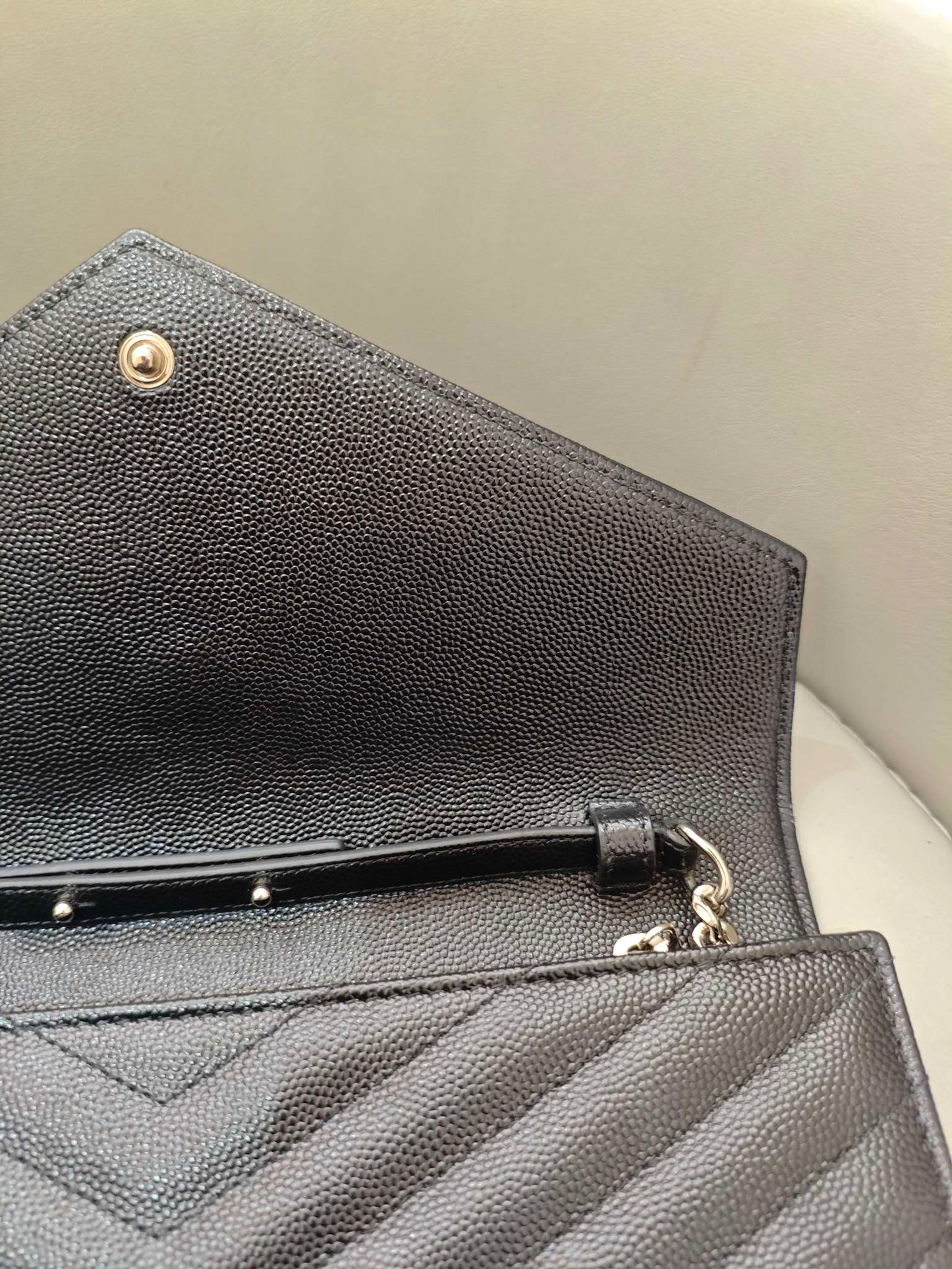 Saint Laurent - Monogram Envelope Chain Bag - Grain Leather - Black - (medium)