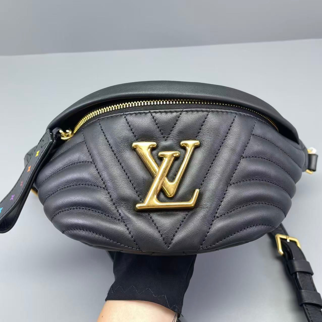 Louis Vuitton - New Wave Bumbag - Calfskin leather - Black - (medium)