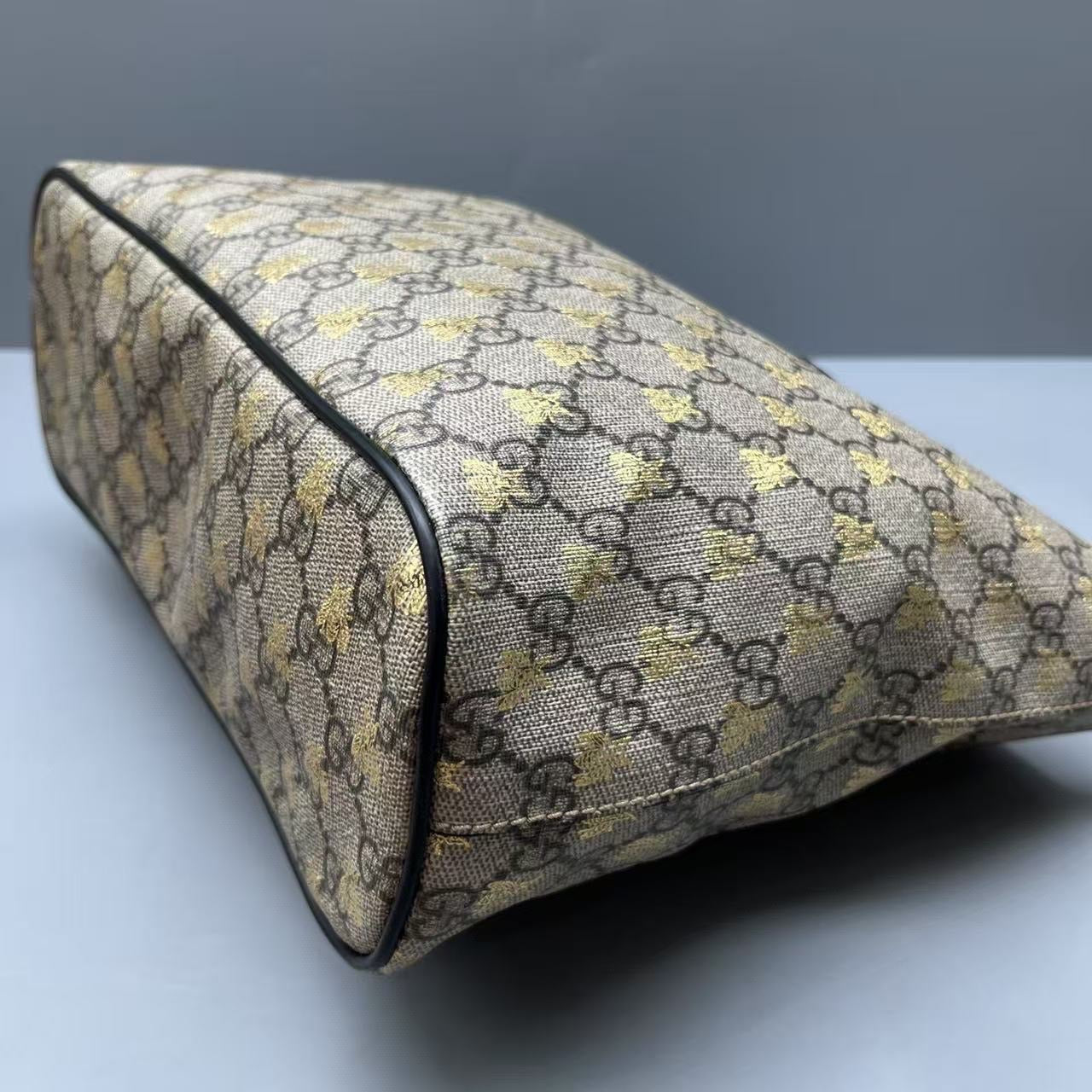 Gucci - GG Supreme Bee Tote Bag - Coated canvas and leather - Beige - (Small)