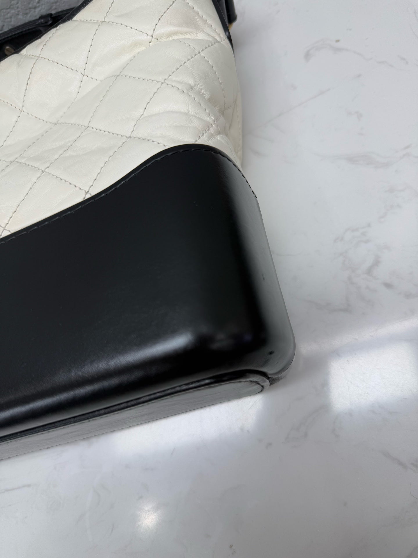 Chanel - Gabrielle Hobo Bag - Aged calfskin leather and smooth calfskin leather - Black and White - (Medium)