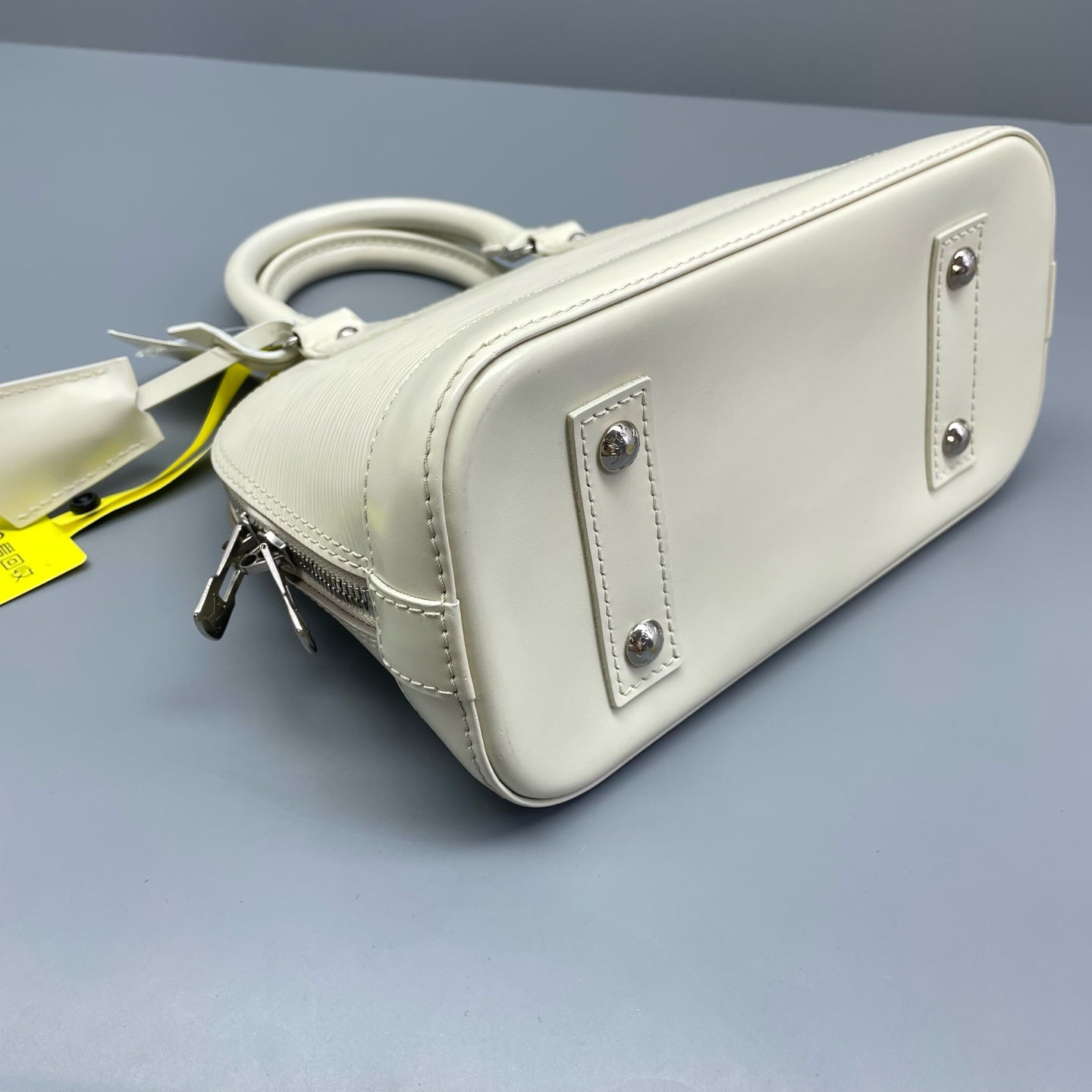 Louis Vuitton - Alma BB - Epi leather - White - (mini)