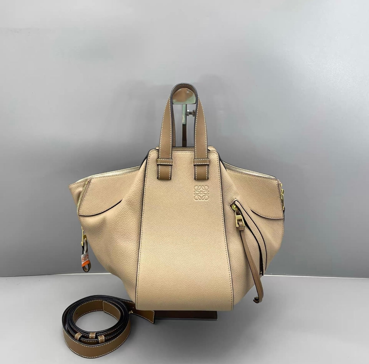 Loewe - Hammock Bag - Grained leather - Beige with Tan accents - (Medium)