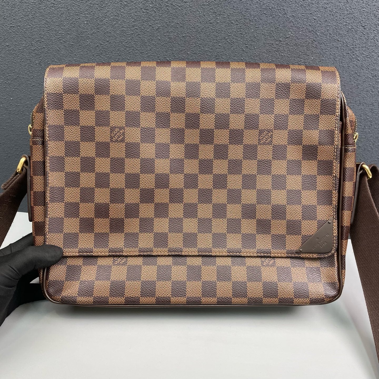 Louis Vuitton - District PM Messenger Bag - Damier Ebene coated canvas with leather trim - Brown - (medium)