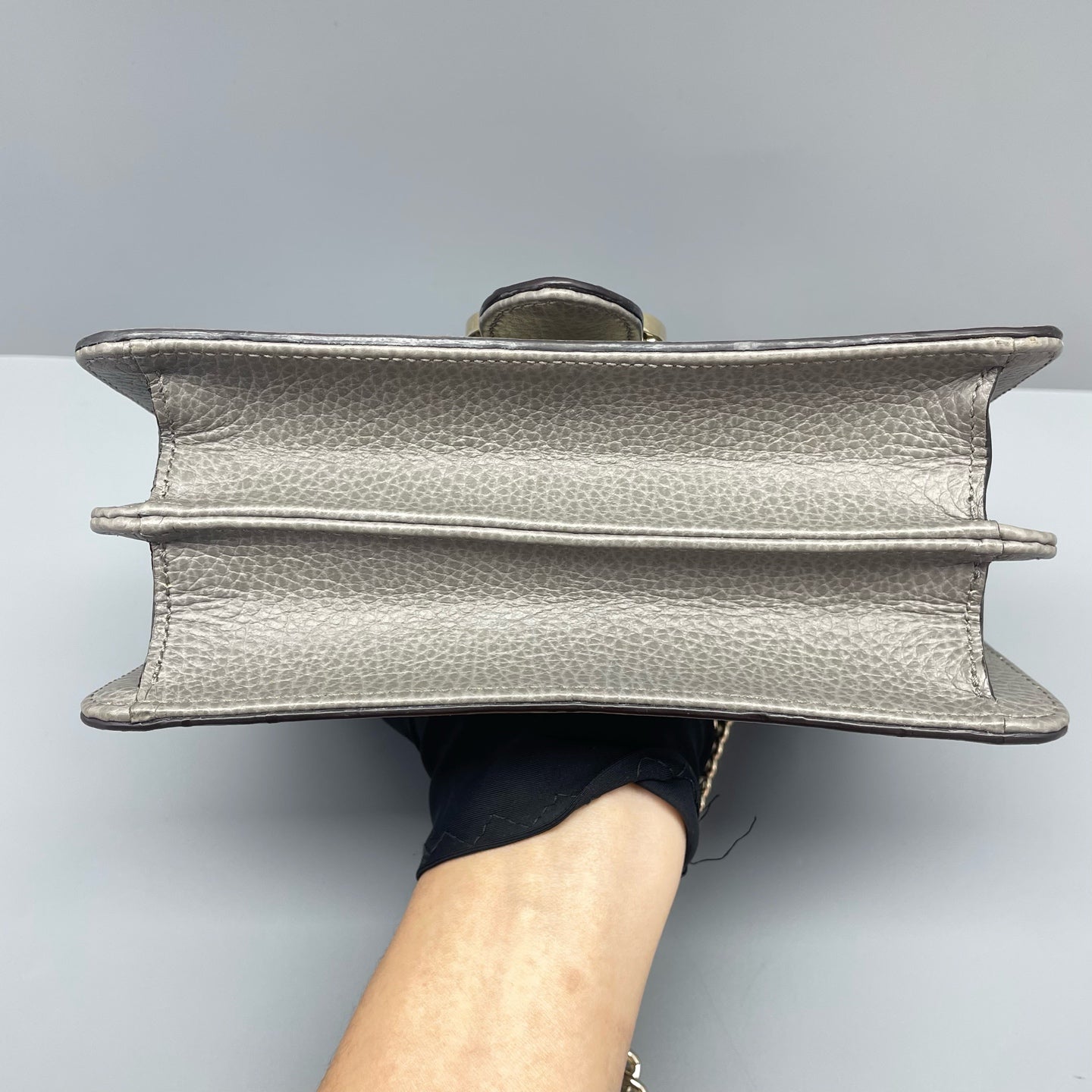 Gucci - Interlocking G Accordion Shoulder Bag - Grained leather - Grey with Gold-Tone Hardware - (small)