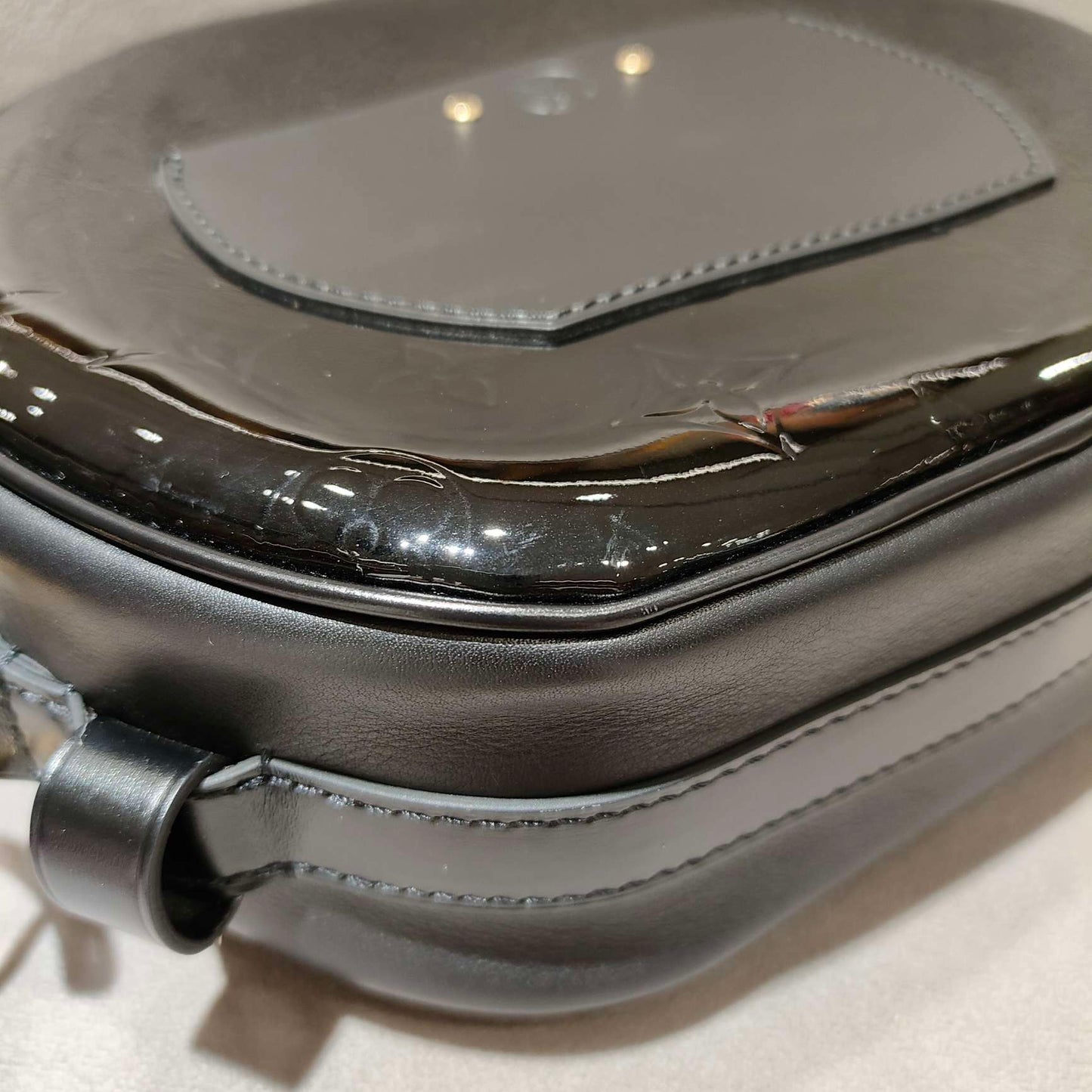Louis Vuitton - Round Crossbody Bag - Patent leather - Black - (Small)