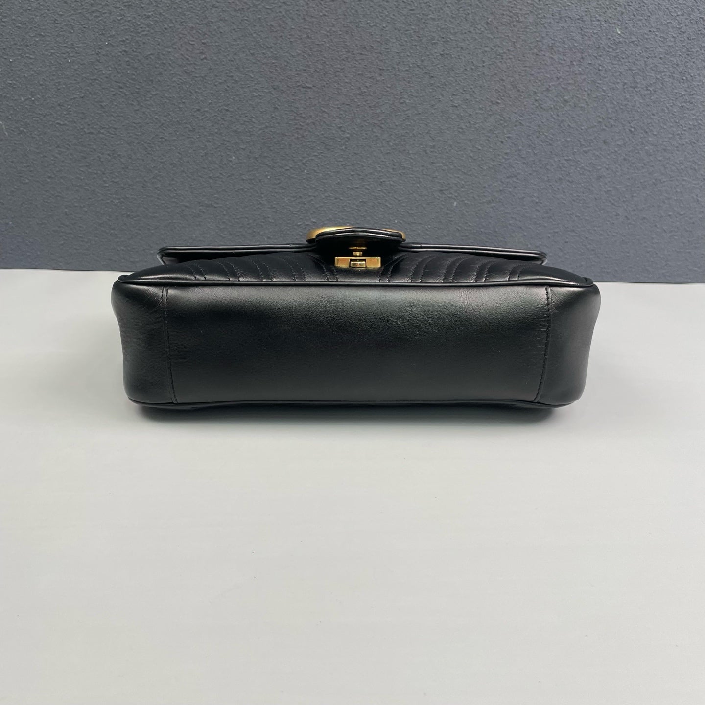 Gucci - GG Marmont Matelassé Shoulder Bag - Leather - Black - (Medium)