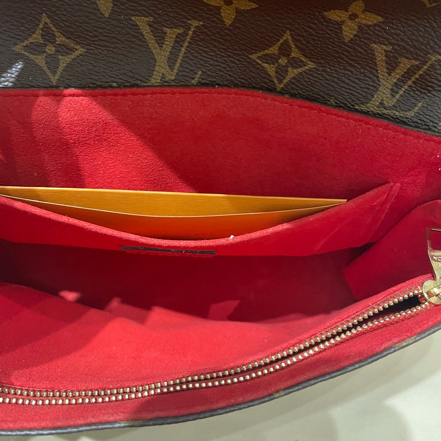Louis Vuitton - Pochette Métis - Monogram canvas with grained leather trim - Brown with Red flap - (Medium)
