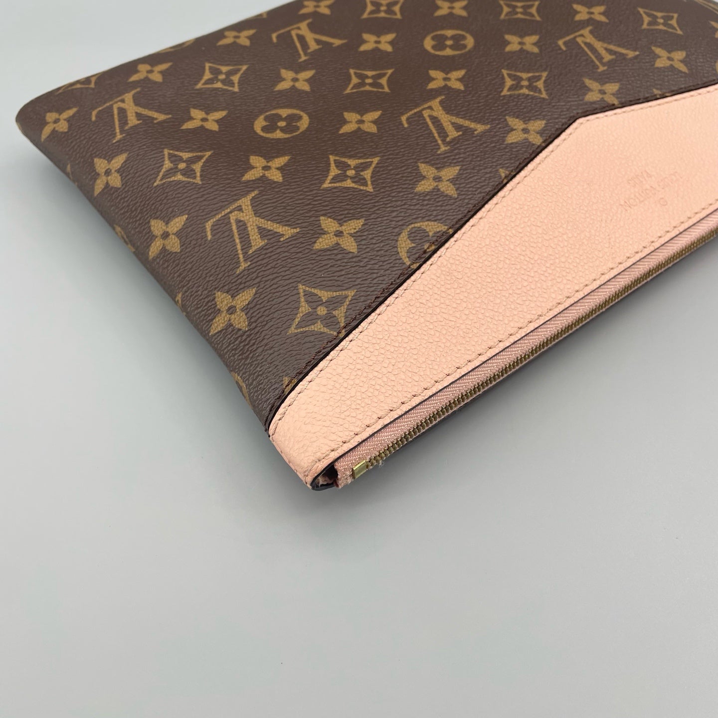 Louis Vuitton - Pochette Legendary Clutch - Monogram coated canvas and grained leather - Brown and Pink - (medium)