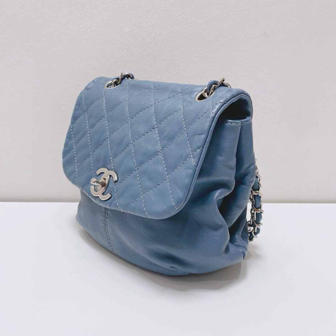 Chanel - Quilted Dumpling Flap Bag - Lambskin leather - Hazy Blue with Silver-Tone Hardware - (mini)