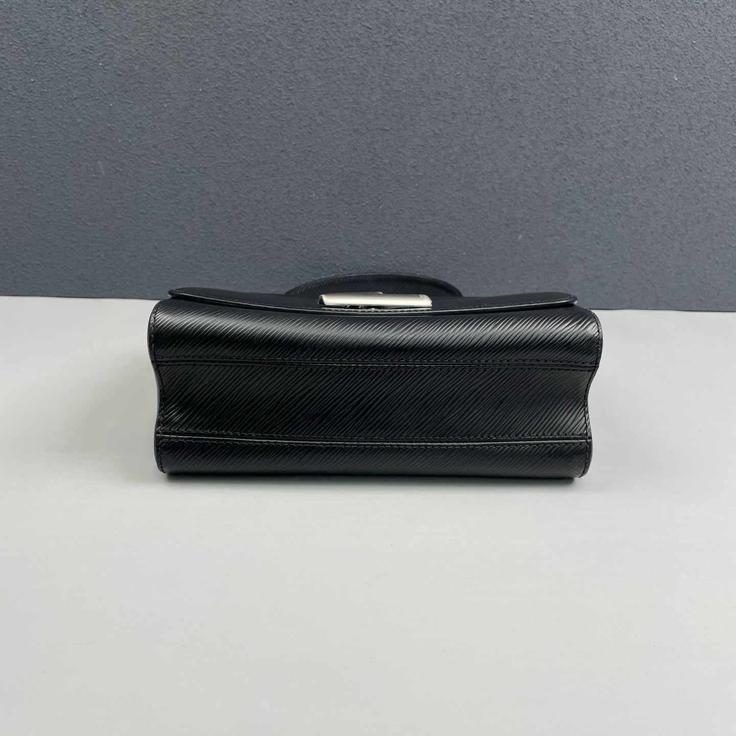 Louis Vuitton - Twist Chain Bag - Epi leather - Black - (small)
