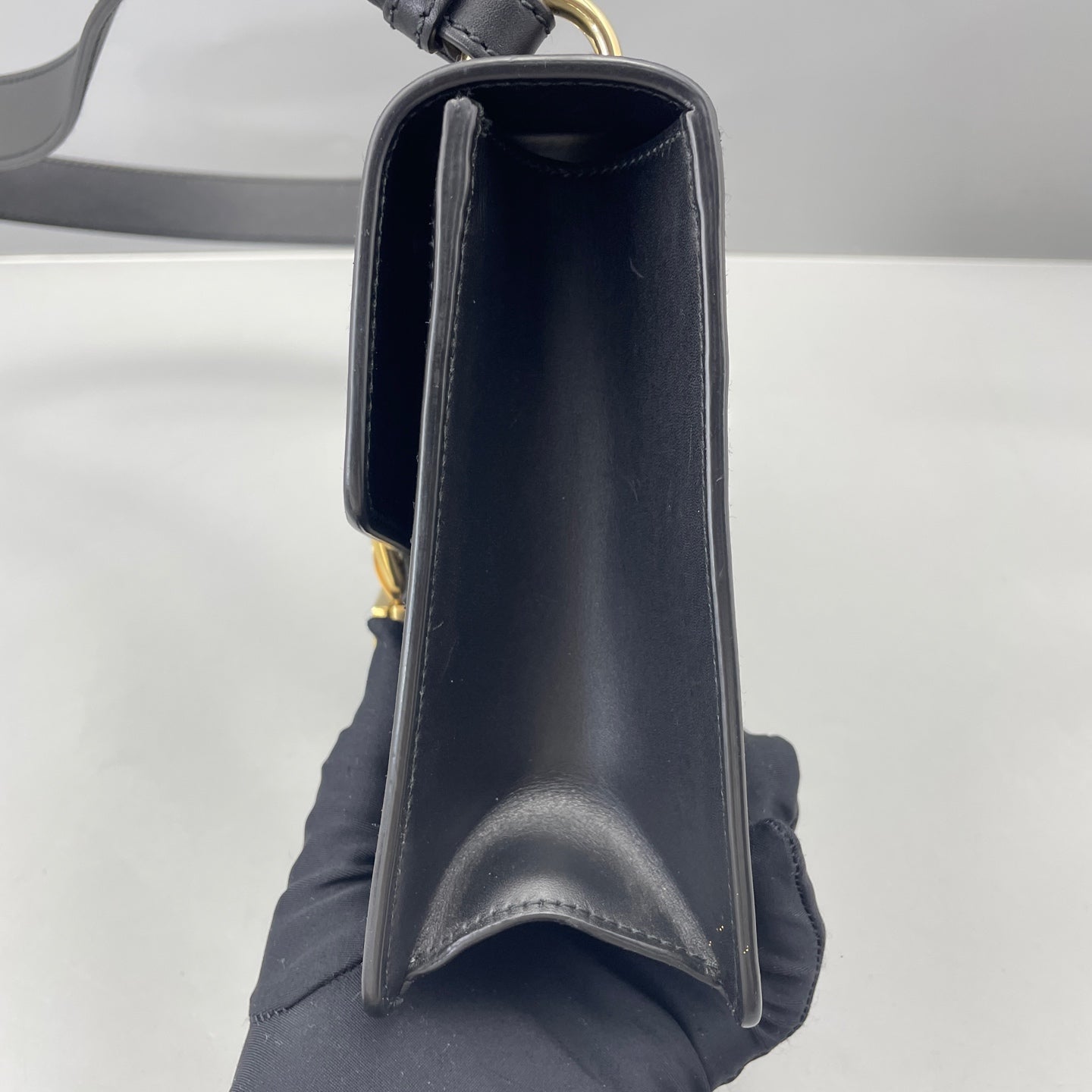 Gucci - Sylvie - Leather - Black - (medium)