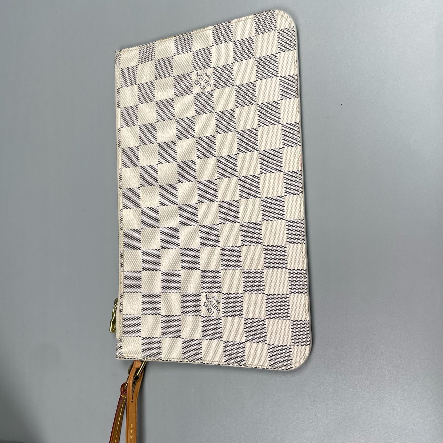 Louis Vuitton - Neverfull MM - Damier Azur coated canvas with natural cowhide leather trim - White - (Medium)