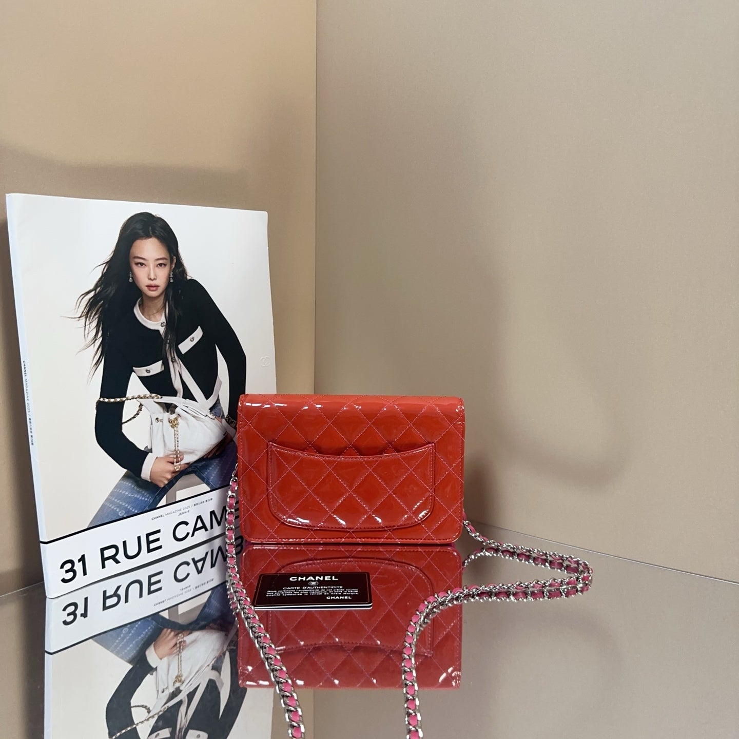 Chanel - Wallet on Chain (WOC) - Patent leather - Vibrant Orange-Red with Pink accents - (Mini)