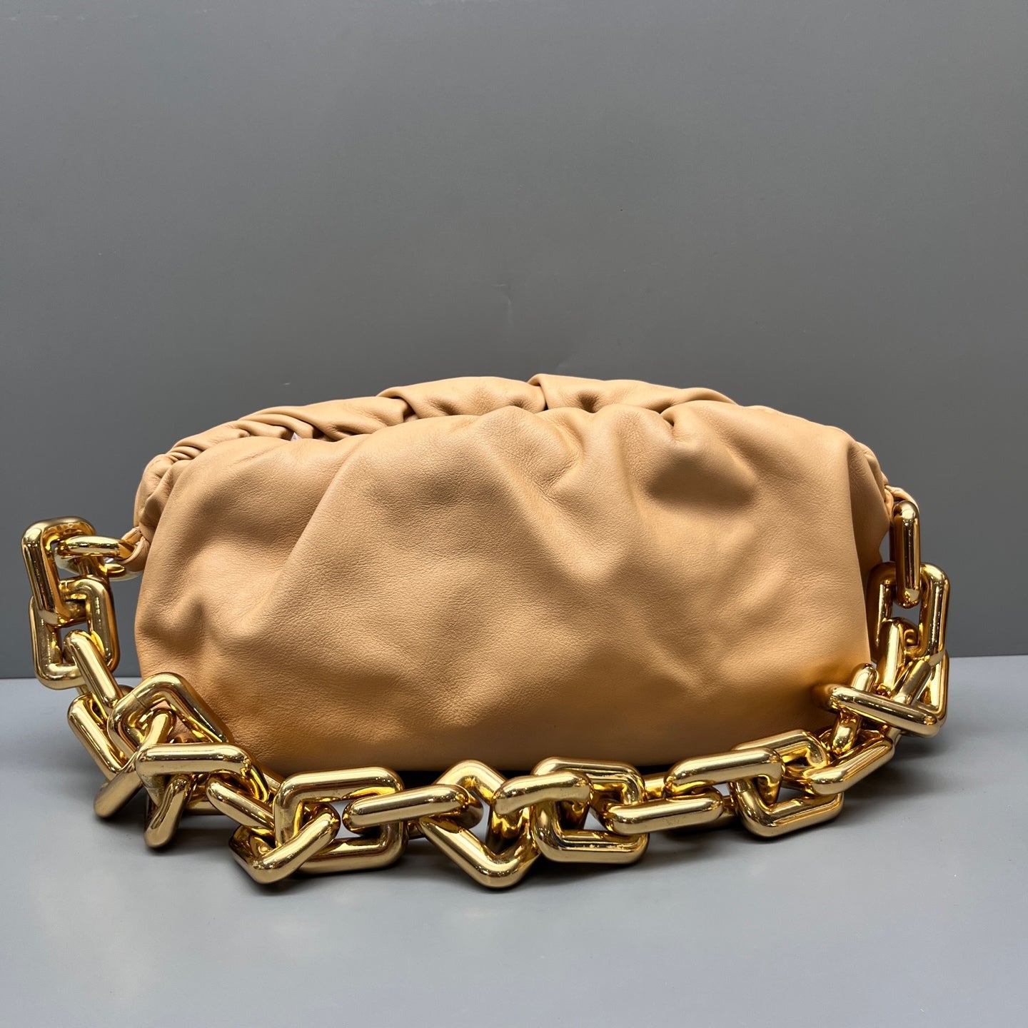 Bottega Veneta - The Chain Pouch - Leather - Beige - (medium)